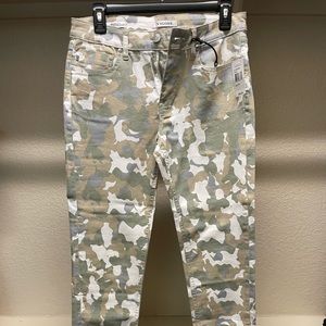 Vigoss jeans size 6 camo